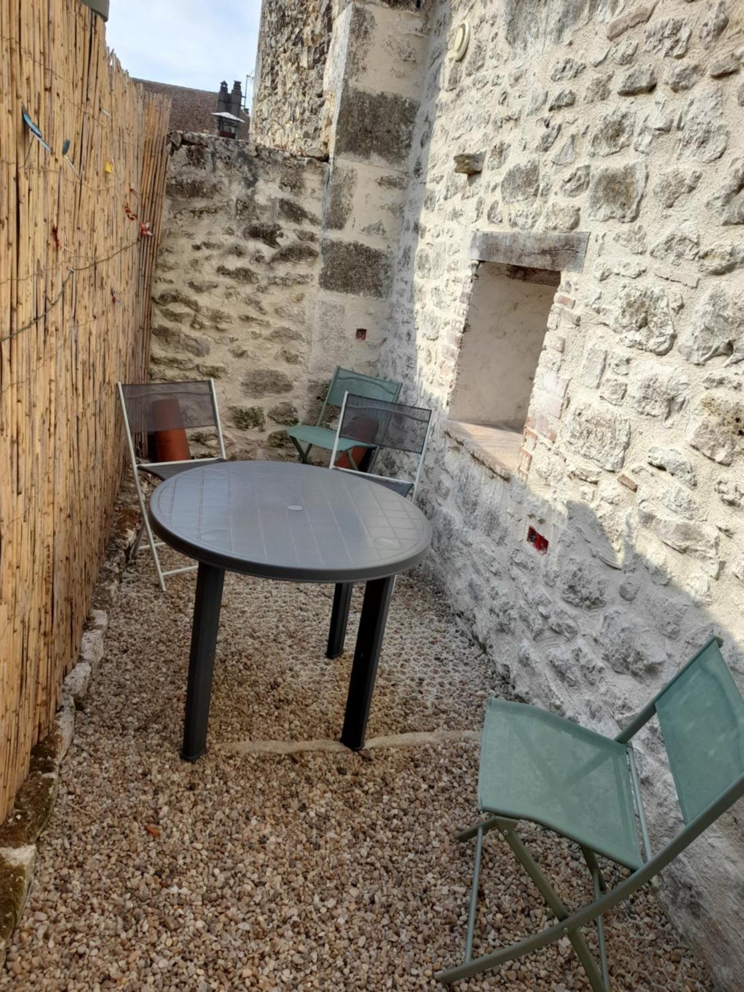 Gite De La Tour Montcuq Buitenkant foto